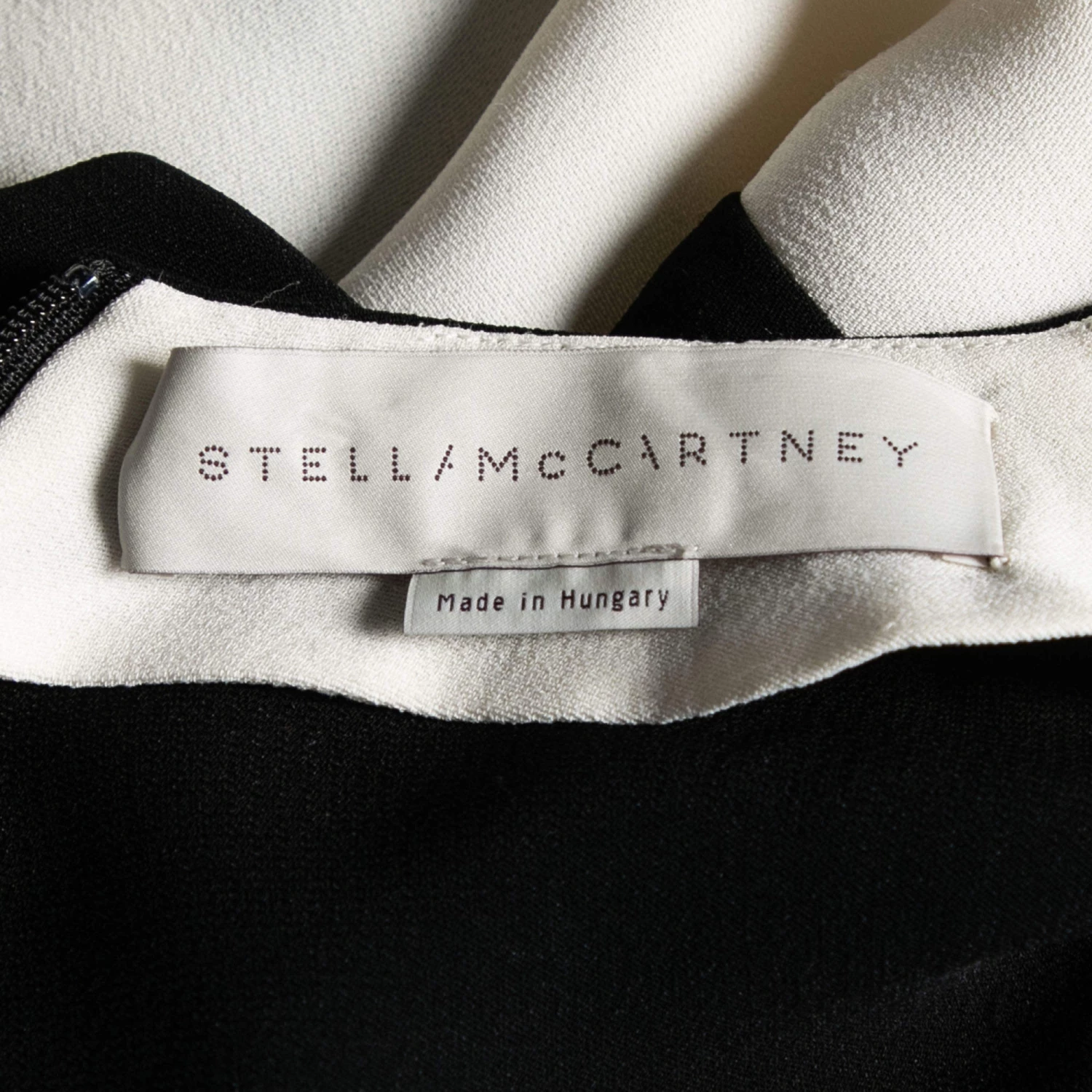 Stella McCartney Black And White Crepe Sleeveless Flared Hem Dress XS For Women 6 Stella McCartney Black And White Crepe Sleeveless Flared Hem Dress XS For Women - Image 4