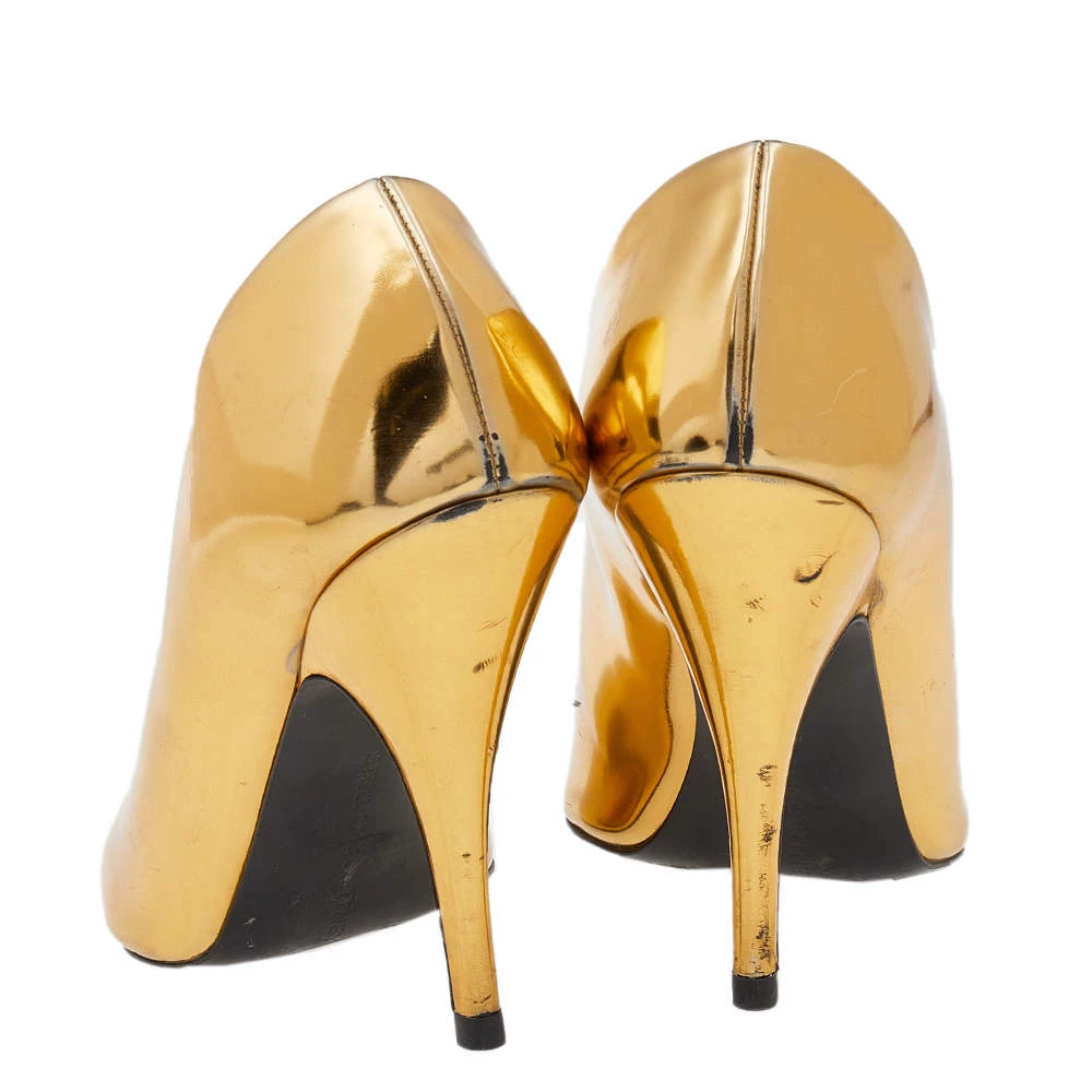 Stella McCartney Metallic Gold Faux Patent Leather V Neck Pointed Toe Pumps Size 36 For Women 7 Stella McCartney Metallic Gold Faux Patent Leather V Neck Pointed Toe Pumps Size 36 For Women - Image 5