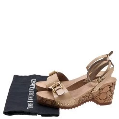 Stella McCartney Beige Faux Patent Leather Linda Wedge Sandals Size 40 For Women -Stella McCartney Sales luxury women stella mccartney used shoes p615365 001