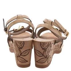 Stella McCartney Beige Faux Patent Leather Linda Wedge Sandals Size 40 For Women -Stella McCartney Sales luxury women stella mccartney used shoes p615365 003