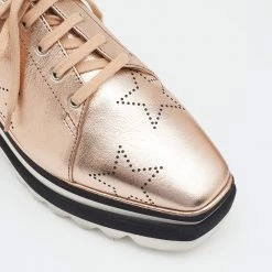 Stella McCartney Metallic Gold Faux Perforated Leather Elyse Star Platform Derby Size 37 For Women 17 Stella McCartney Metallic Gold Faux Perforated Leather Elyse Star Platform Derby Size 37 For Women -Stella McCartney Sales luxury women stella mccartney used shoes p653174 004